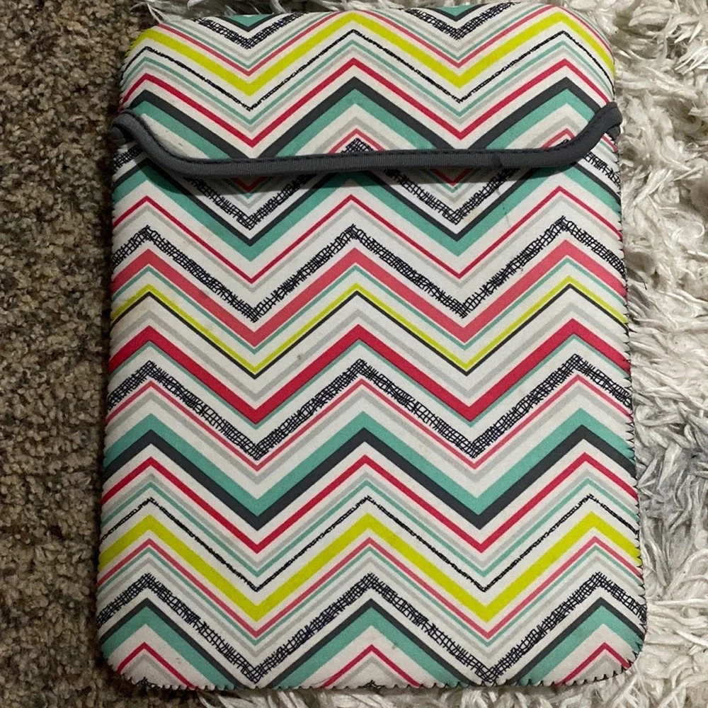 ipad case/cover, fairly used, nice thick material